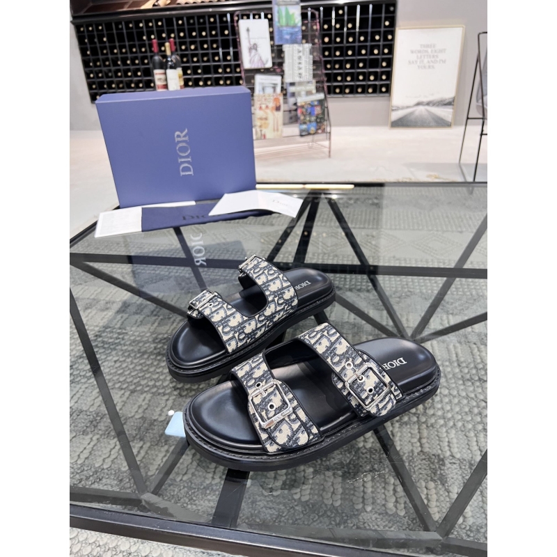 ch**an D*or slippers